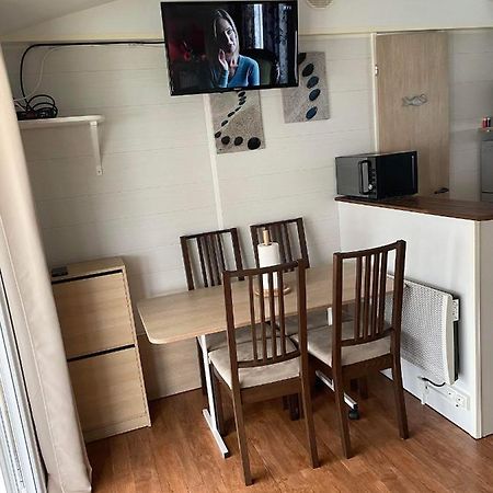 Mobil-Home 4/6 Personnes , Terrasse Couverte ,Piscine Chauffee . Biville-sur-Mer Dış mekan fotoğraf