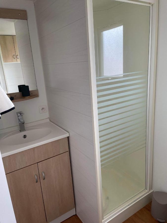 Mobil-Home 4/6 Personnes , Terrasse Couverte ,Piscine Chauffee . Biville-sur-Mer Dış mekan fotoğraf