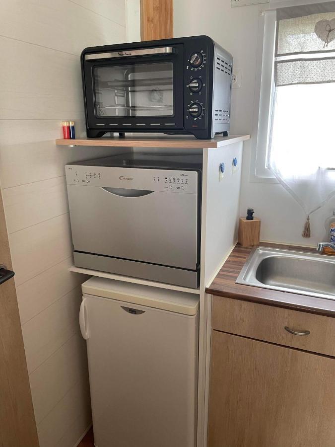 Mobil-Home 4/6 Personnes , Terrasse Couverte ,Piscine Chauffee . Biville-sur-Mer Dış mekan fotoğraf