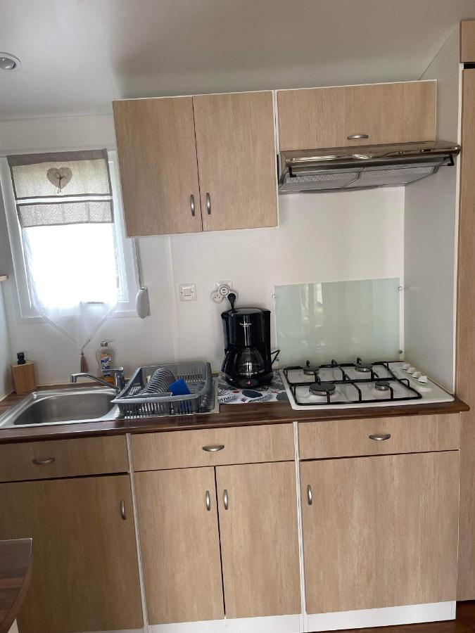 Mobil-Home 4/6 Personnes , Terrasse Couverte ,Piscine Chauffee . Biville-sur-Mer Dış mekan fotoğraf