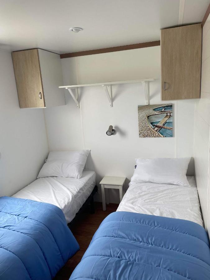 Mobil-Home 4/6 Personnes , Terrasse Couverte ,Piscine Chauffee . Biville-sur-Mer Dış mekan fotoğraf